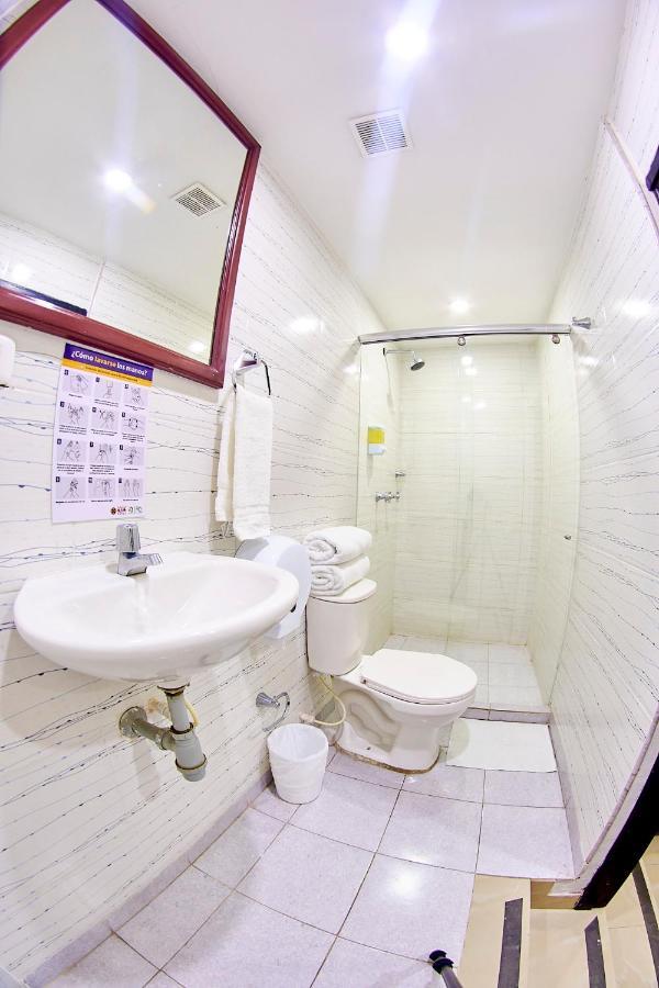 בוגוטה Hotel Colonial Internacional מראה חיצוני תמונה